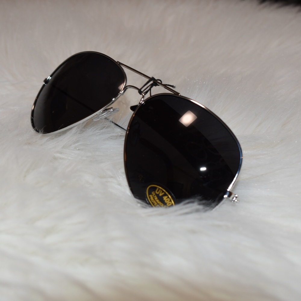 Black Aviator Sunglasses - Picture 2 of 5